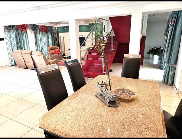 4 BEDROOM HOUSE FOR SALE IN UMHLANGA RIDGE
